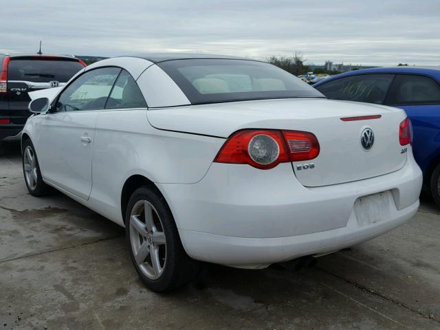 WVWDA71F27V001853 - 2007 VOLKSWAGEN EOS 2.0T S WHITE photo 3