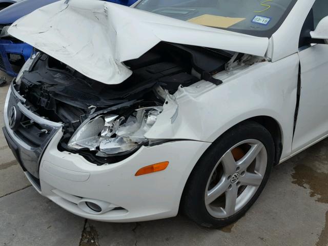 WVWDA71F27V001853 - 2007 VOLKSWAGEN EOS 2.0T S WHITE photo 9