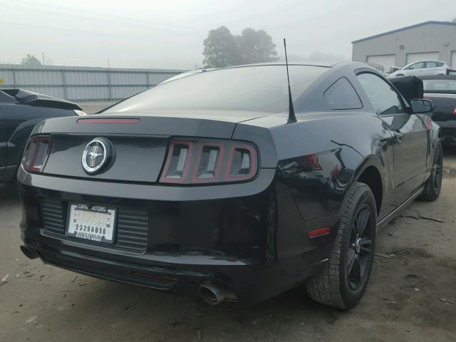 1ZVBP8AM5E5308342 - 2014 FORD MUSTANG BLACK photo 4