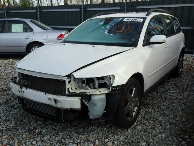 YV1MJ682352082142 - 2005 VOLVO V50 T5 WHITE photo 2