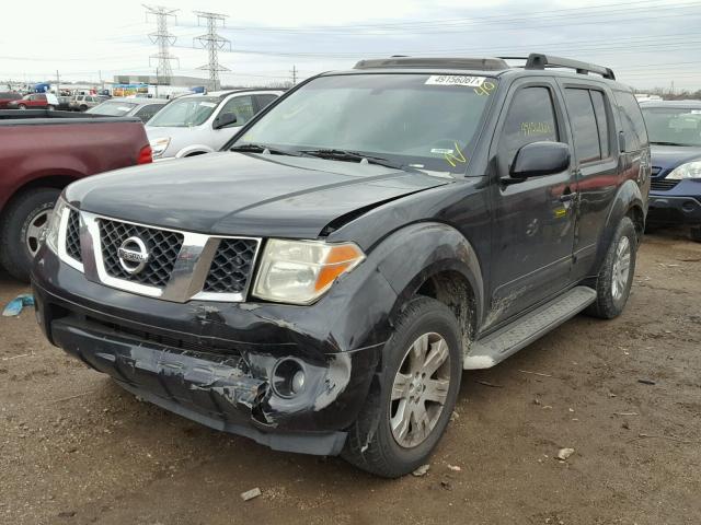 5N1AR18W86C660394 - 2006 NISSAN PATHFINDER BLACK photo 2