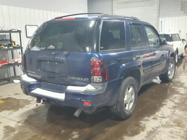 1GNDT13S822447931 - 2002 CHEVROLET TRAILBLAZE BLUE photo 4