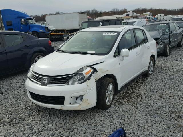 3N1BC11E48L400337 - 2008 NISSAN VERSA S WHITE photo 2