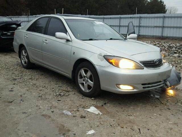 JTDBF30K020002585 - 2002 TOYOTA CAMRY LE SILVER photo 1
