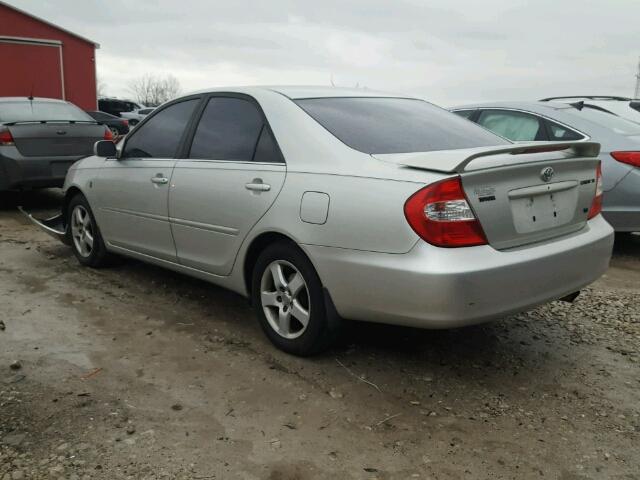 JTDBF30K020002585 - 2002 TOYOTA CAMRY LE SILVER photo 3