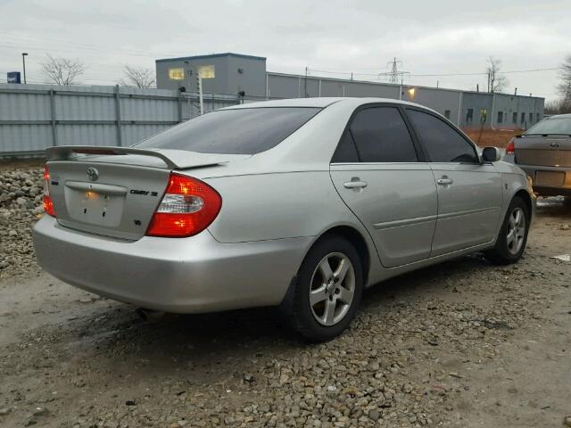 JTDBF30K020002585 - 2002 TOYOTA CAMRY LE SILVER photo 4