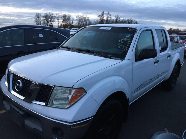 1N6AD07WX6C406178 - 2006 NISSAN FRONTIER C WHITE photo 2