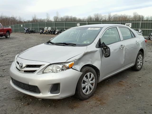 2T1BU4EE0DC924040 - 2013 TOYOTA COROLLA BA SILVER photo 2