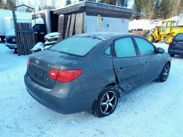 KMHDU45D39U643615 - 2009 HYUNDAI ELANTRA GL GRAY photo 4