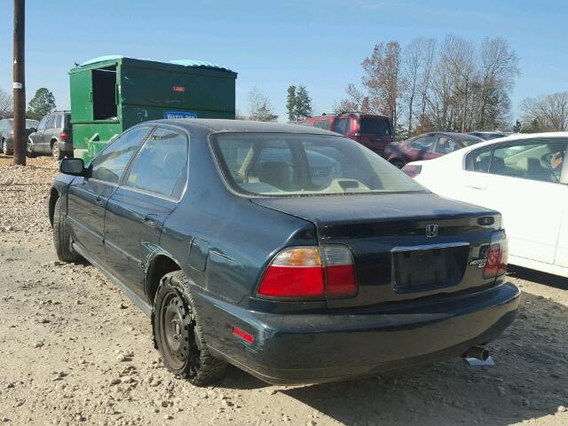 1HGCE664XVA010775 - 1997 HONDA ACCORD LX GREEN photo 3