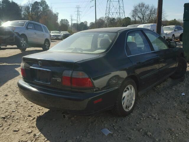 1HGCE664XVA010775 - 1997 HONDA ACCORD LX GREEN photo 4