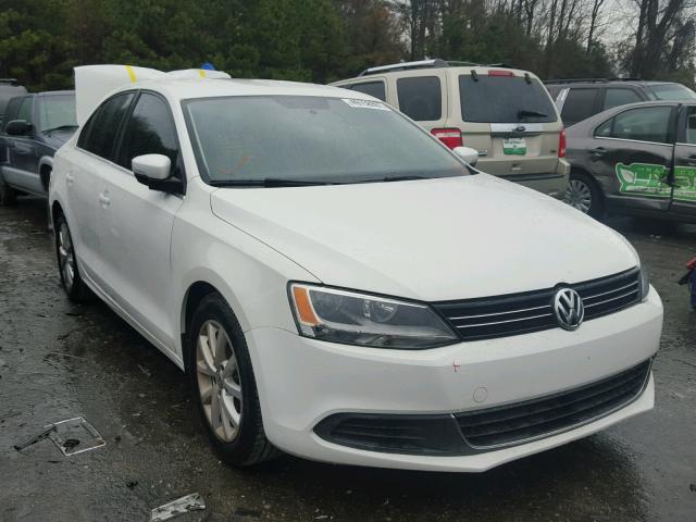 3VWBX7AJ6DM237824 - 2013 VOLKSWAGEN JETTA SE WHITE photo 1