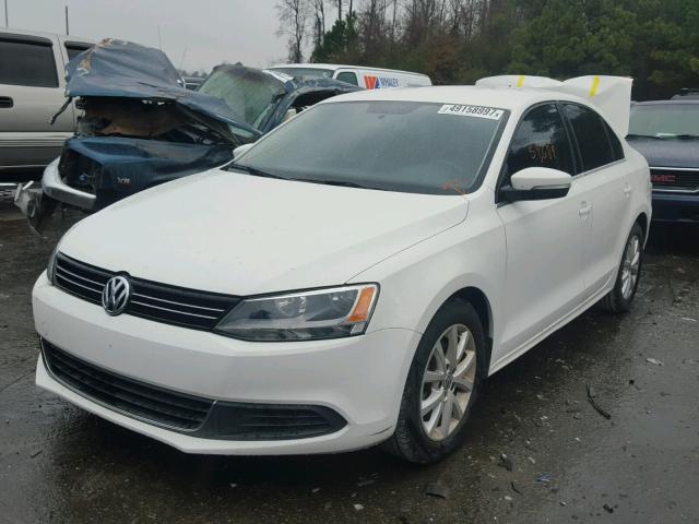 3VWBX7AJ6DM237824 - 2013 VOLKSWAGEN JETTA SE WHITE photo 2