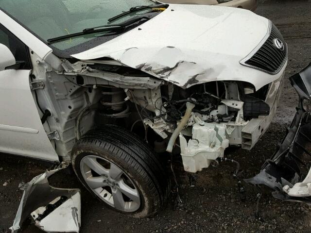 JTJHA31U040069048 - 2004 LEXUS RX 330 WHITE photo 9