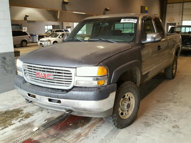 1GTHK29142E294920 - 2002 GMC SIERRA K25 GOLD photo 2