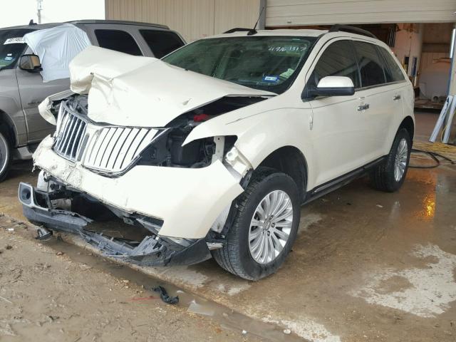 2LMDJ6JK8EBL04104 - 2014 LINCOLN MKX CREAM photo 2