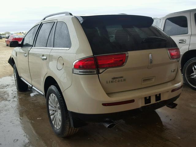 2LMDJ6JK8EBL04104 - 2014 LINCOLN MKX CREAM photo 3