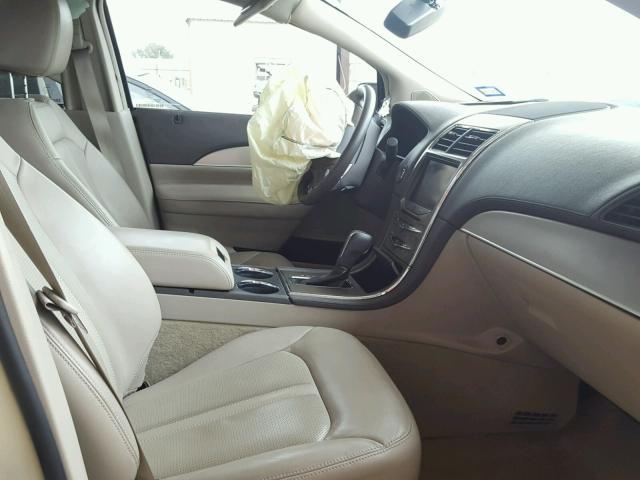 2LMDJ6JK8EBL04104 - 2014 LINCOLN MKX CREAM photo 5