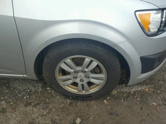 1G1JA5SH8C4126551 - 2012 CHEVROLET SONIC LS 银色 照片 9