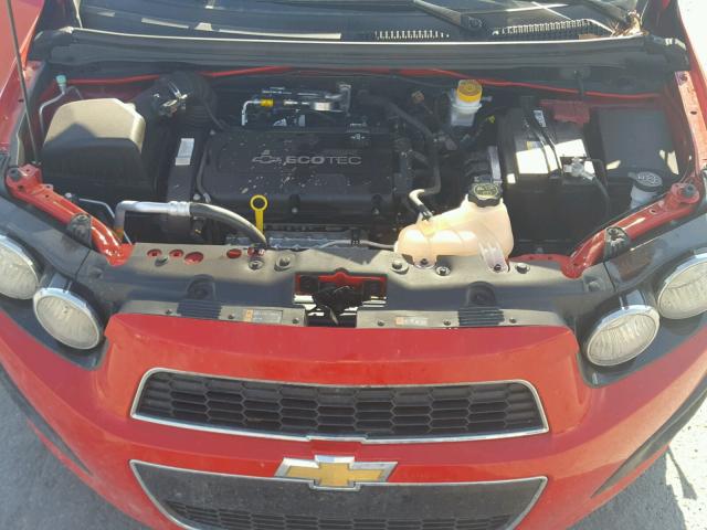 1G1JA5SH8G4176176 - 2016 CHEVROLET SONIC LS RED photo 7