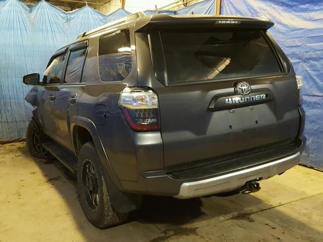 JTEBU5JR9F5232739 - 2015 TOYOTA 4RUNNER SR GRAY photo 3