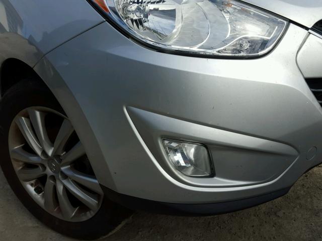 KM8JU3AC0BU157036 - 2011 HYUNDAI TUCSON GLS SILVER photo 9