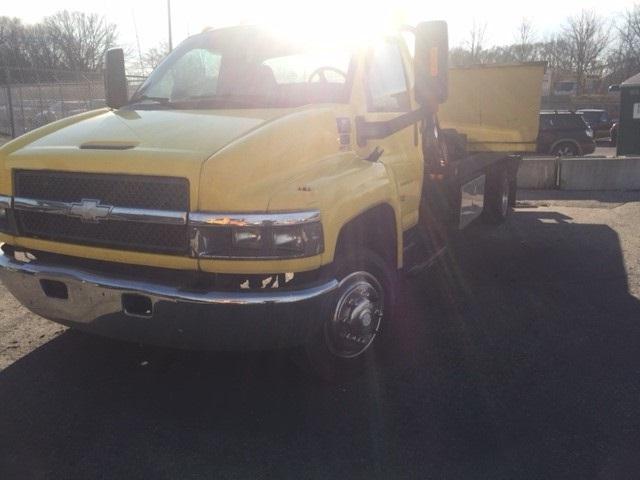 1GBE5C1287F402952 - 2007 CHEVROLET C5500 C5C0 YELLOW photo 2