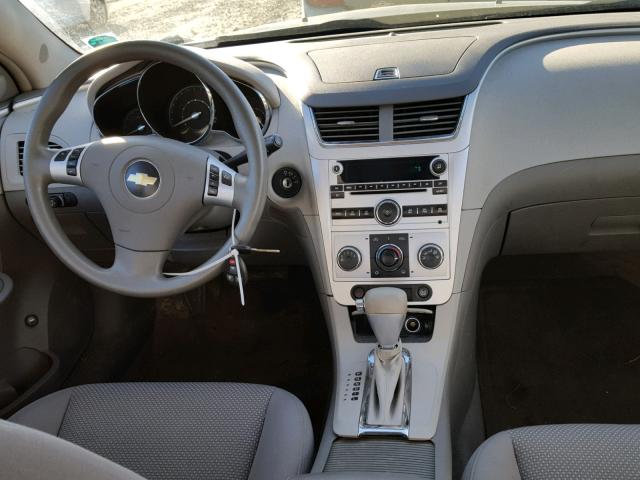 1G1ZH57B99F160997 - 2009 CHEVROLET MALIBU 1LT TURQUOISE photo 9