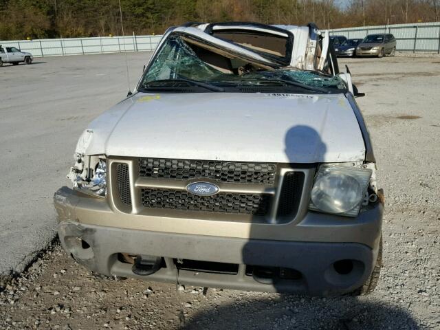 1FMCU70E02UB37324 - 2002 FORD EXPLORER S 白色 照片 9