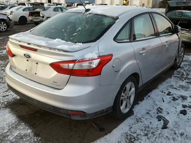 1FAHP3F2XCL421838 - 2012 FORD FOCUS SE SILVER photo 4