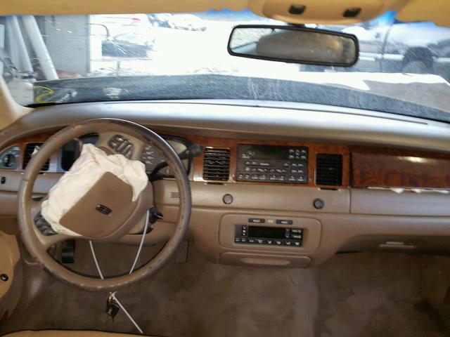 1LNFM82W3WY646749 - 1998 LINCOLN TOWN CAR S GOLD photo 9