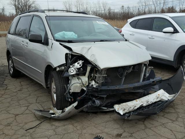 5TDZA23C55S257827 - 2005 TOYOTA SIENNA CE SILVER photo 1