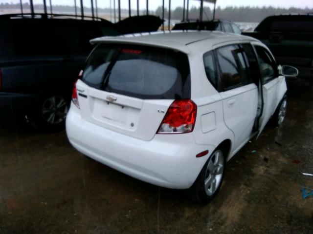 KL1TD66668B023872 - 2008 CHEVROLET AVEO BASE WHITE photo 4