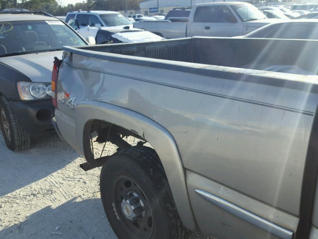 1GTGK13U92F158740 - 2002 GMC SIERRA K15 GRAY photo 9