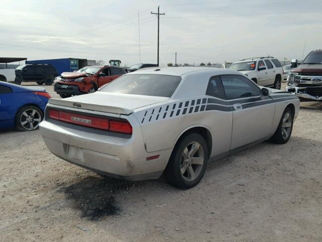 2B3LJ44V39H641063 - 2009 DODGE CHALLENGER SILVER photo 4