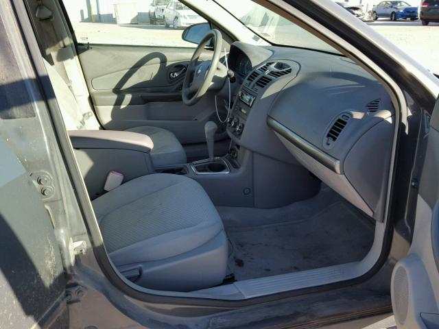 1G1ZS58FX7F112750 - 2007 CHEVROLET MALIBU LS GRAY photo 5