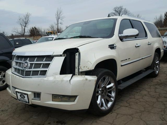 1GYUKKEF0AR134051 - 2010 CADILLAC ESCALADE E WHITE photo 2