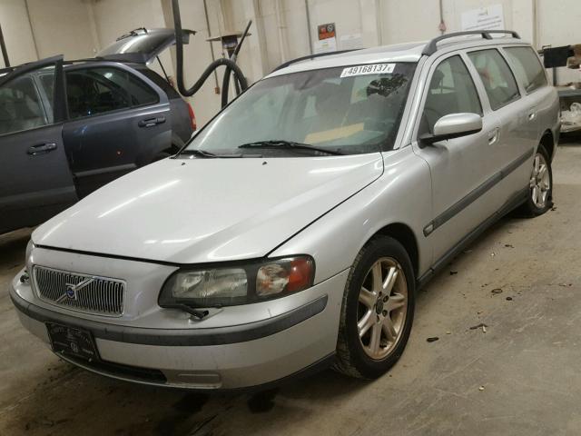 YV1SW59V742380235 - 2004 VOLVO V70 FWD SILVER photo 2