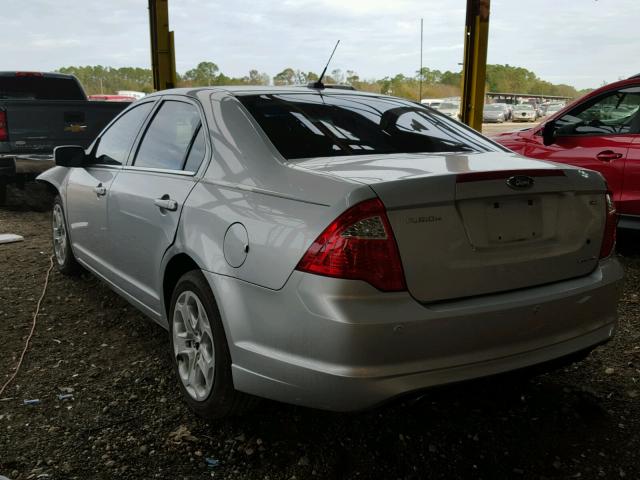 3FAHP0HG6BR147206 - 2011 FORD FUSION SE SILVER photo 3