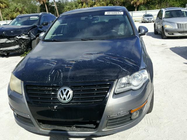 WVWEU73C16P137473 - 2006 VOLKSWAGEN PASSAT 3.6 GRAY photo 9