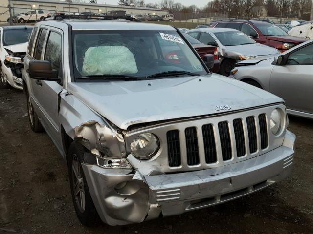 1J8FF48W67D396519 - 2007 JEEP PATRIOT LI SILVER photo 1