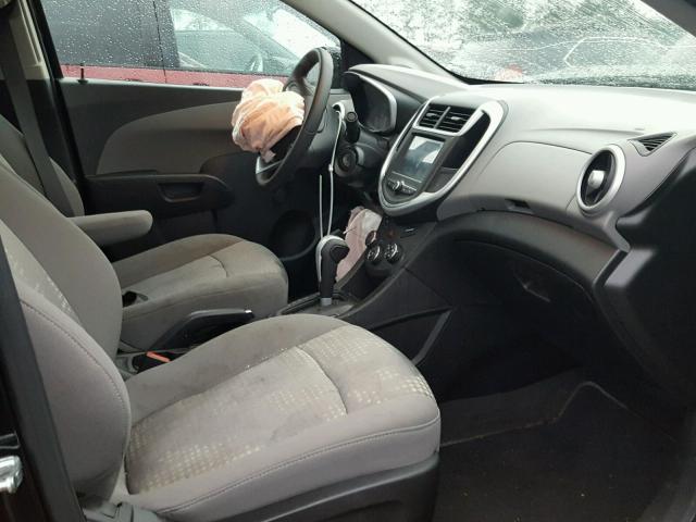 1G1JB5SH4H4135641 - 2017 CHEVROLET SONIC LS 黑色 照片 5