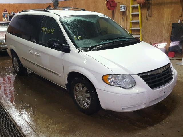 2A4GP54L07R349567 - 2007 CHRYSLER TOWN & COU WHITE photo 1