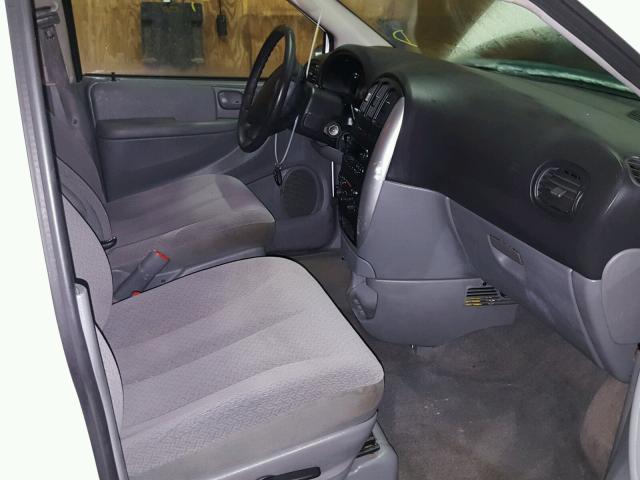 2A4GP54L07R349567 - 2007 CHRYSLER TOWN & COU WHITE photo 5