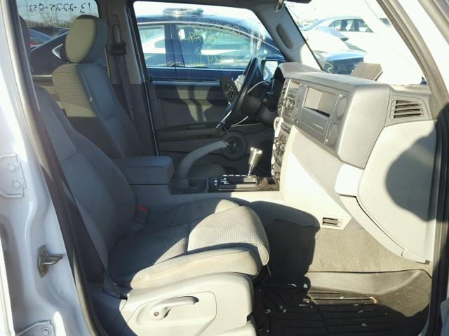 1J8HG48P17C577578 - 2007 JEEP COMMANDER თეთრი ფოტო 5