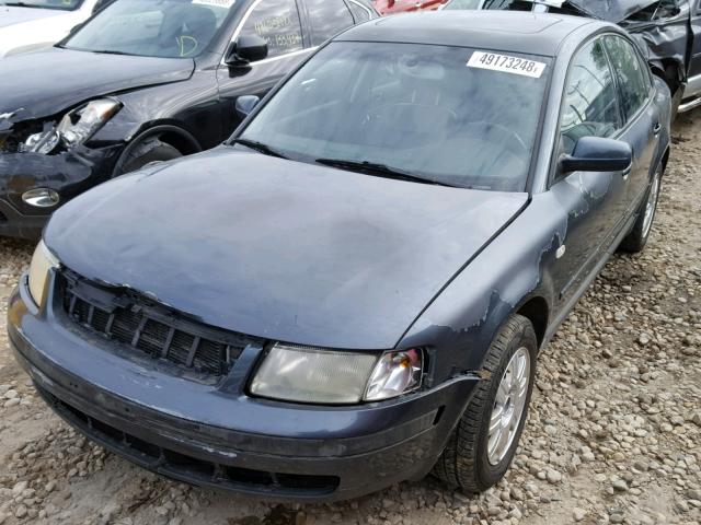 WVWPD23B4YP303751 - 2000 VOLKSWAGEN PASSAT GLX ნაცრისფერი ფოტო 2