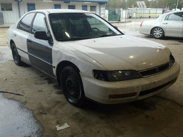 1HGCD5636TA285531 - 1996 HONDA ACCORD LX WHITE photo 1