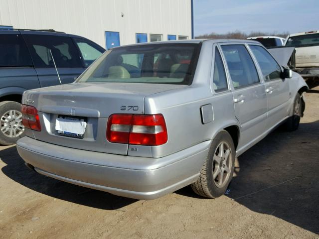 YV1LS61J3Y2661498 - 2000 VOLVO S70 BASE SILVER photo 4