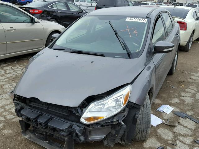 1FADP3F2XDL182565 - 2013 FORD FOCUS SE GRAY photo 2