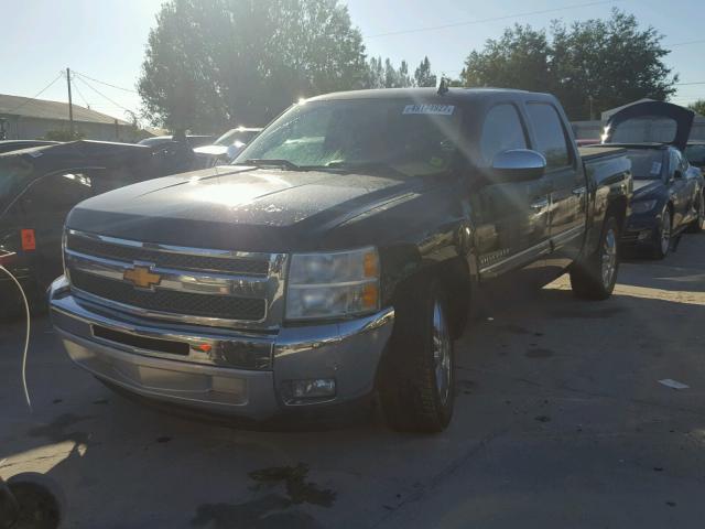 3GCPCSE01DG257843 - 2013 CHEVROLET SILVERADO BLACK photo 2